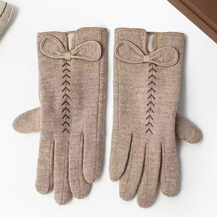 Elegant Bow-Embellished Touchscreen Gloves Kalsten