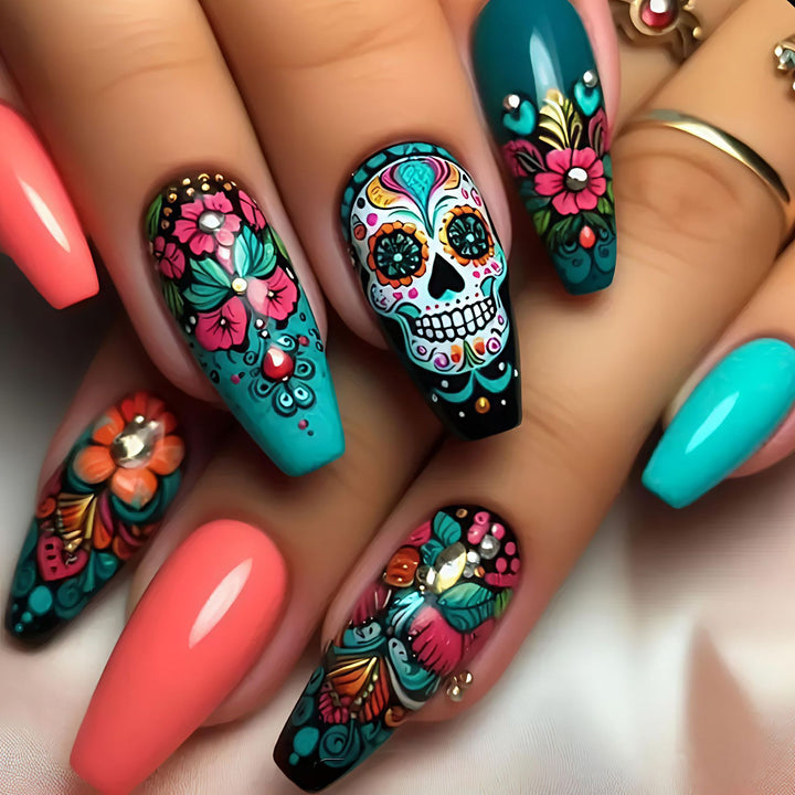 Artificial nails with festive skull design Kalsten
