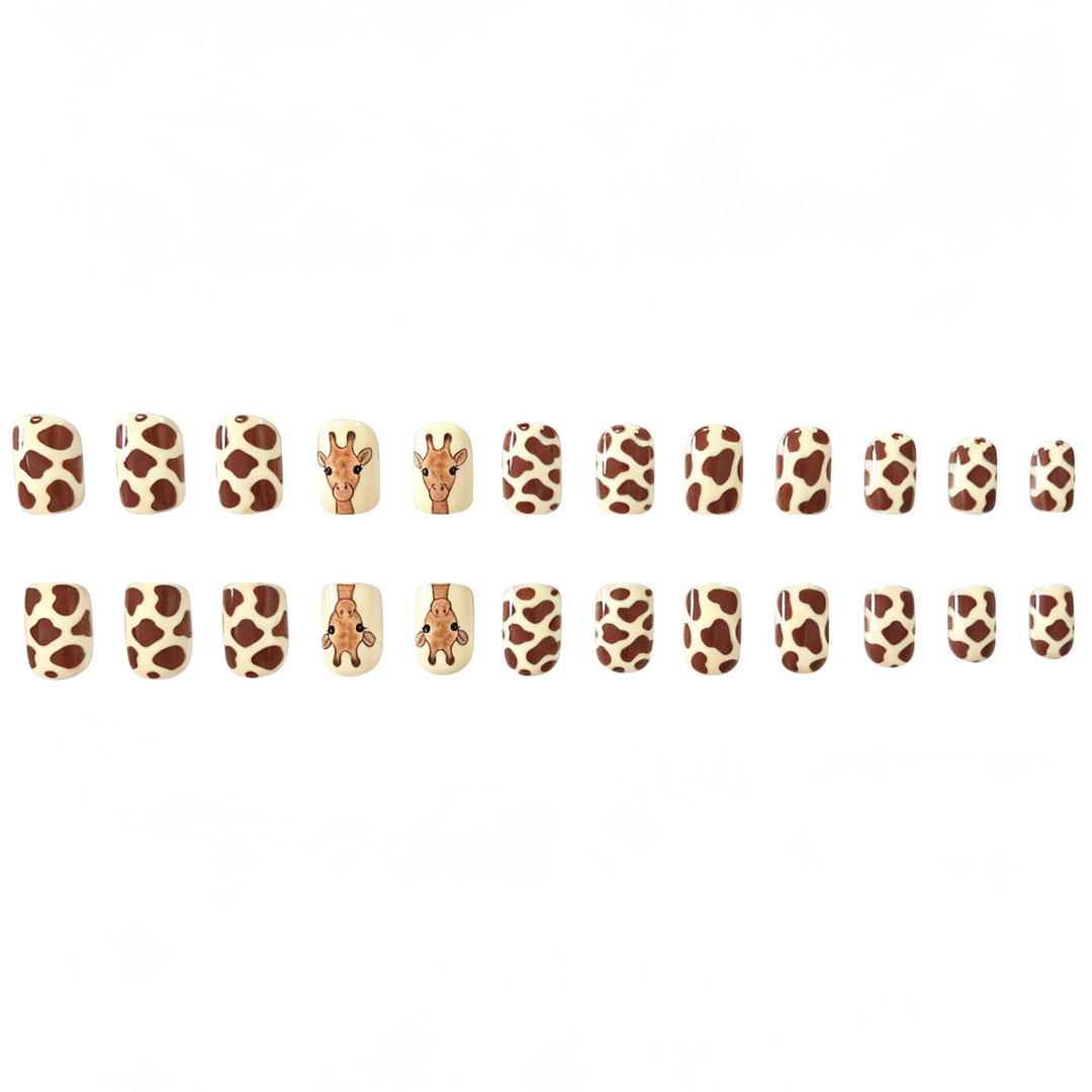 Artistic Giraffe-Themed Nail Art Extensions Kalsten