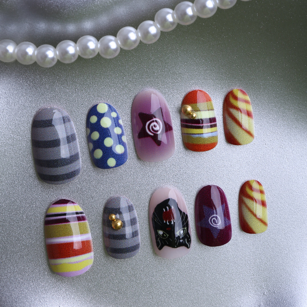 Artificial nails with creative patterns and unique details Kalsten