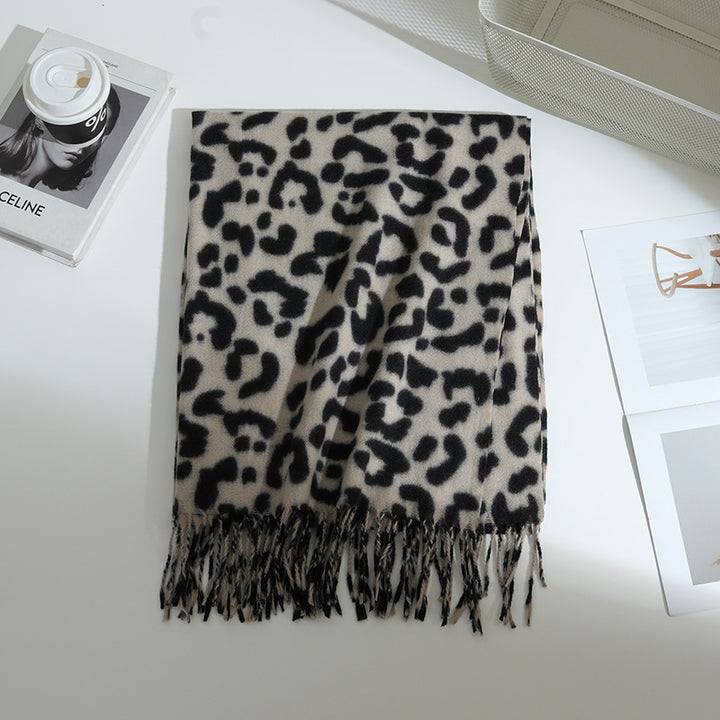 Ladies Elegant and patterned animal scarf with fringes Kalsten