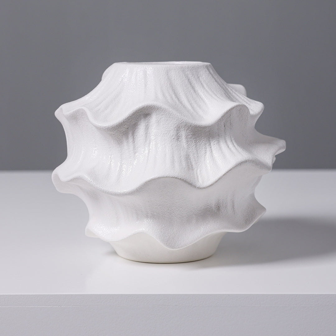 Decorative Fluid-Shape Ceramic Kalsten