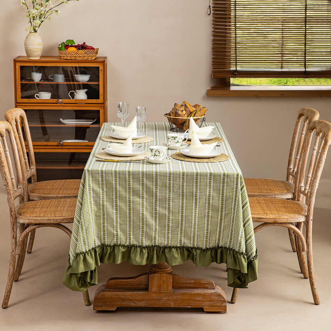 Rectangular tablecloth with frilly border and gingham check pattern Kalsten