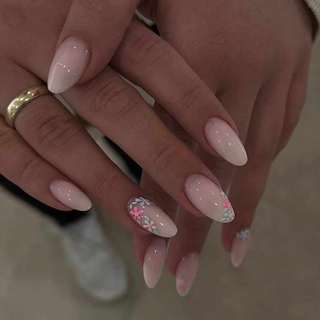 Artificial nail set with delicate floral pattern and glossy finish Kalsten