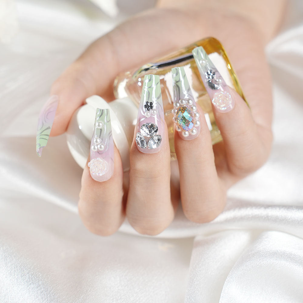 Premium Decorative Press-On Nail Art Set Kalsten