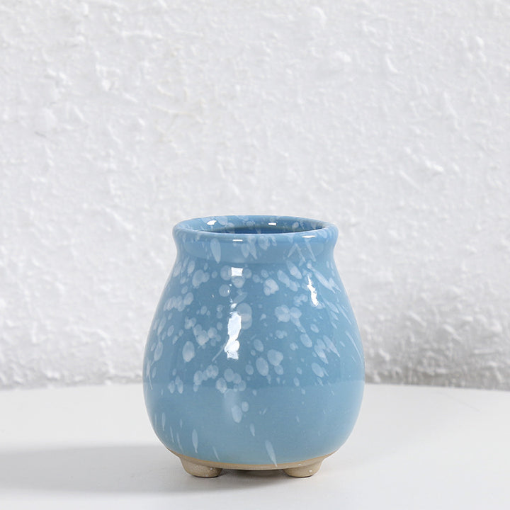 Contemporary Curved Ceramic Vase Kalsten