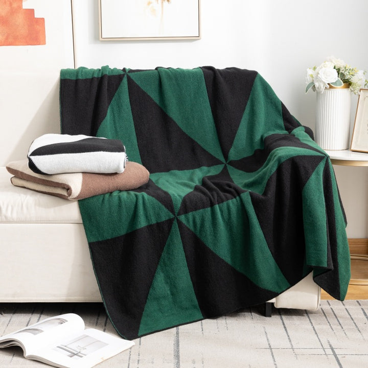 Geometric Pattern Throw Blanket