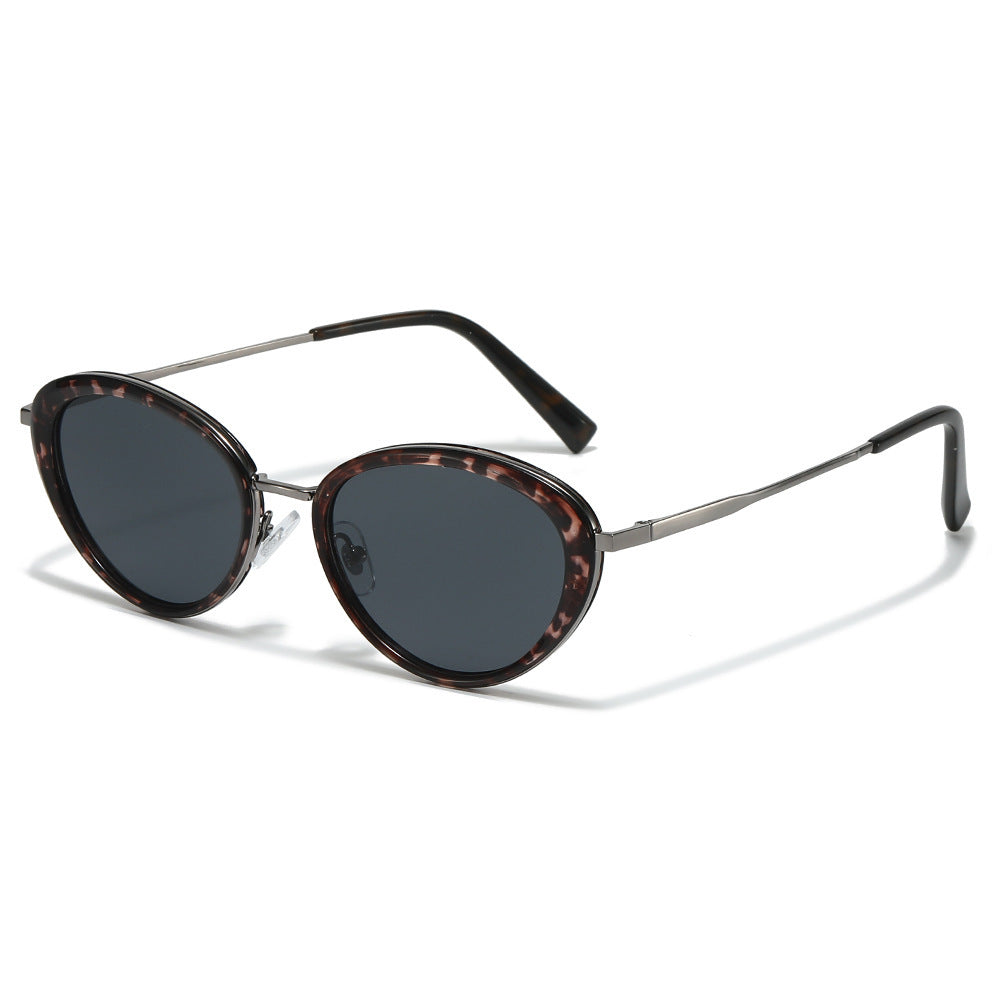 Retro-Inspired Cat-Eye Sunglasses with Tortoise Shell Accents Kalsten
