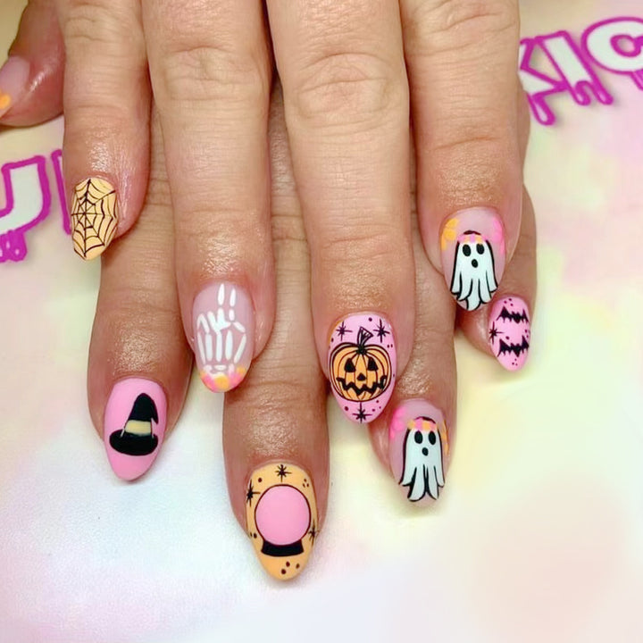 Halloween-Themed Press-On Nail Art Kit Kalsten