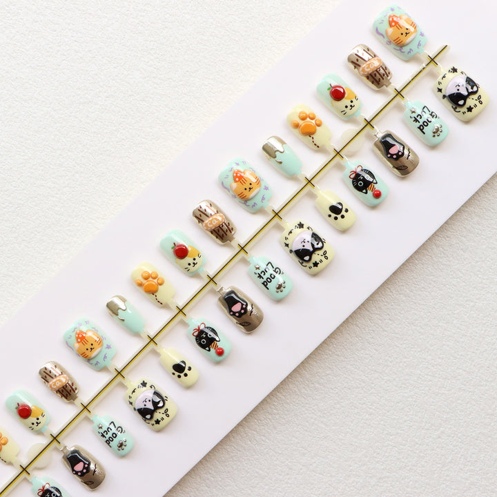 Whimsical Animal-Themed Press-On Nail Art Set Kalsten
