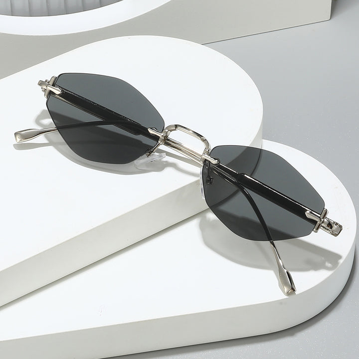 Chic Angular Cat-Eye Sunglasses Kalsten