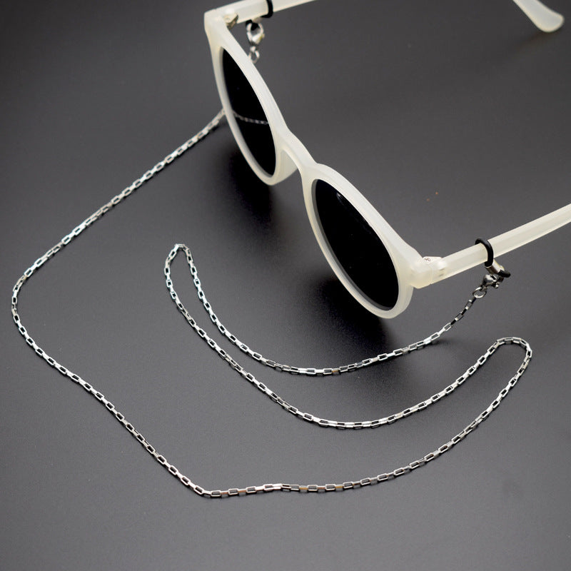 Sleek Silver Chain Eyewear Holder Kalsten