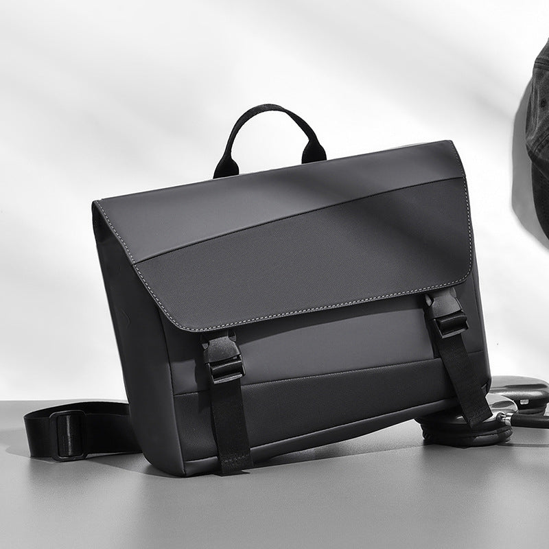 Multifunctional shoulder bag with water-repellent material and smart storage Kalsten