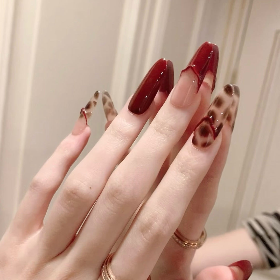 Artificial Nail Set with Stylish Design Kalsten