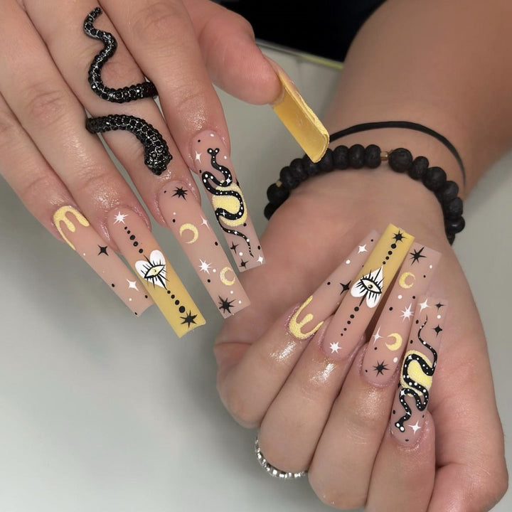 Creative artificial nails with unique patterns Kalsten