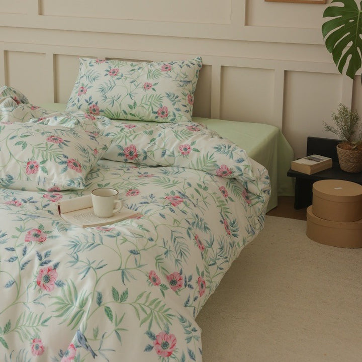 Cotton percale bedding set with botanical sketch print and concealed hotel closure