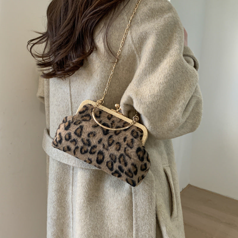 WoElegant Leopard Print Evening Handbag Kalsten