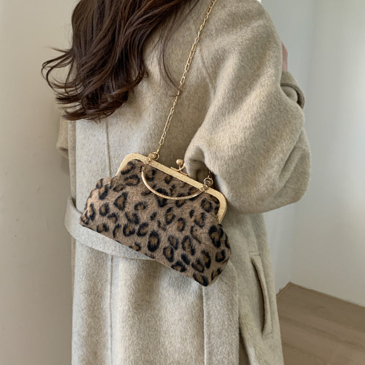 WoElegant Leopard Print Evening Handbag Kalsten