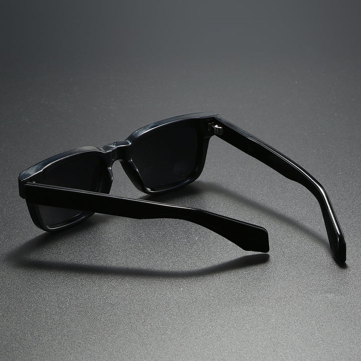 Women's square sunglasses with distinctive tortoiseshell pattern Kalsten