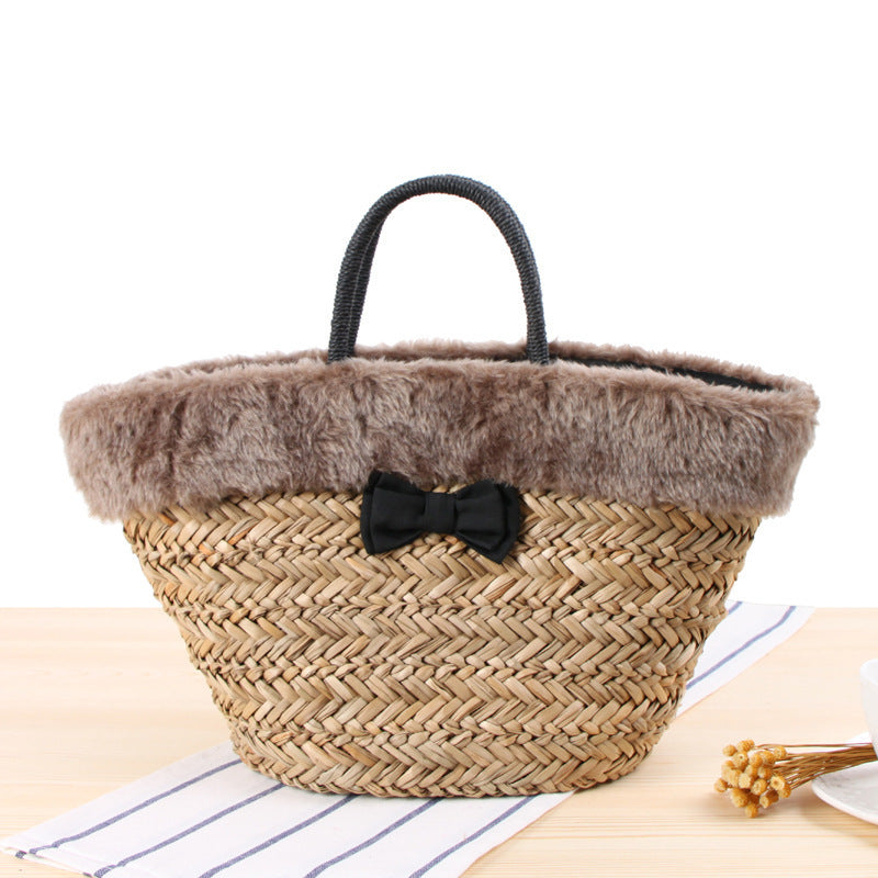 Basket bag with fluffy upper edge and decorative bow detail Kalsten