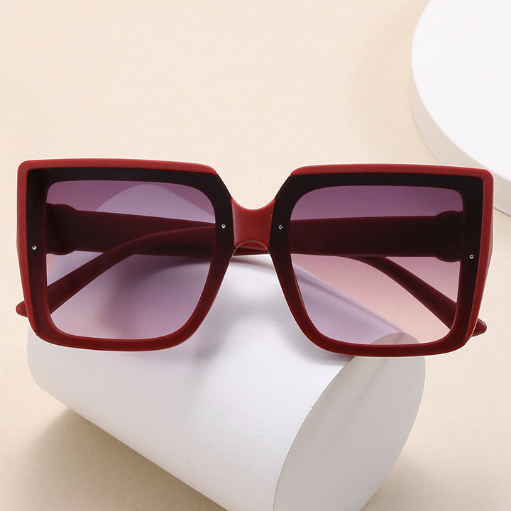 Women's square sunglasses with unique tire element Kalsten
