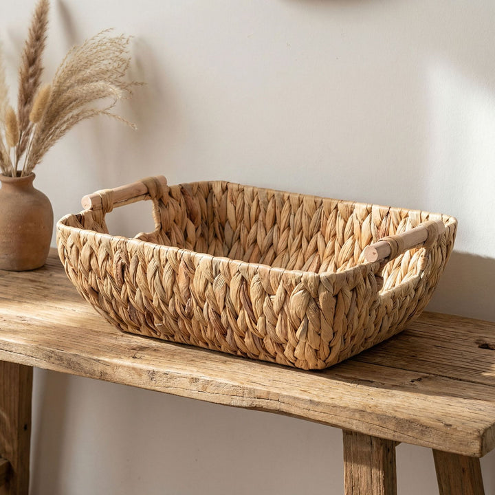 Decorative storage basket made of natural materials Kalsten
