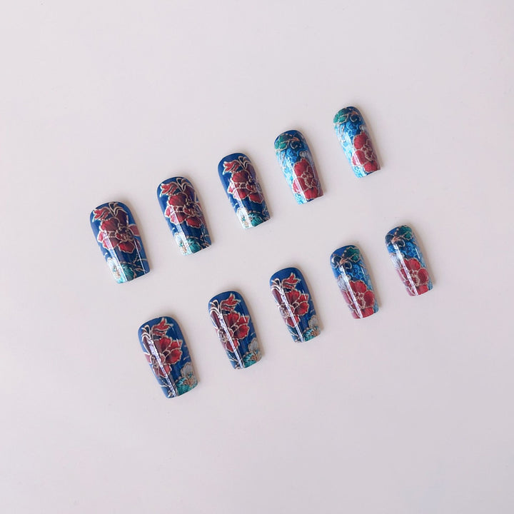 Artificial nail set with filigree floral patterns Kalsten