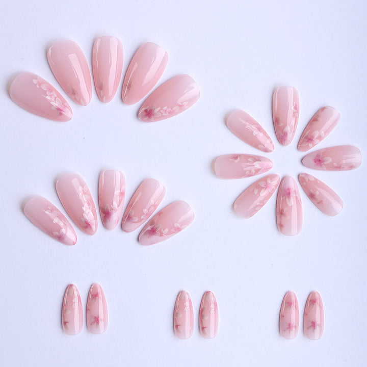Artificial nails with delicate floral accents Kalsten