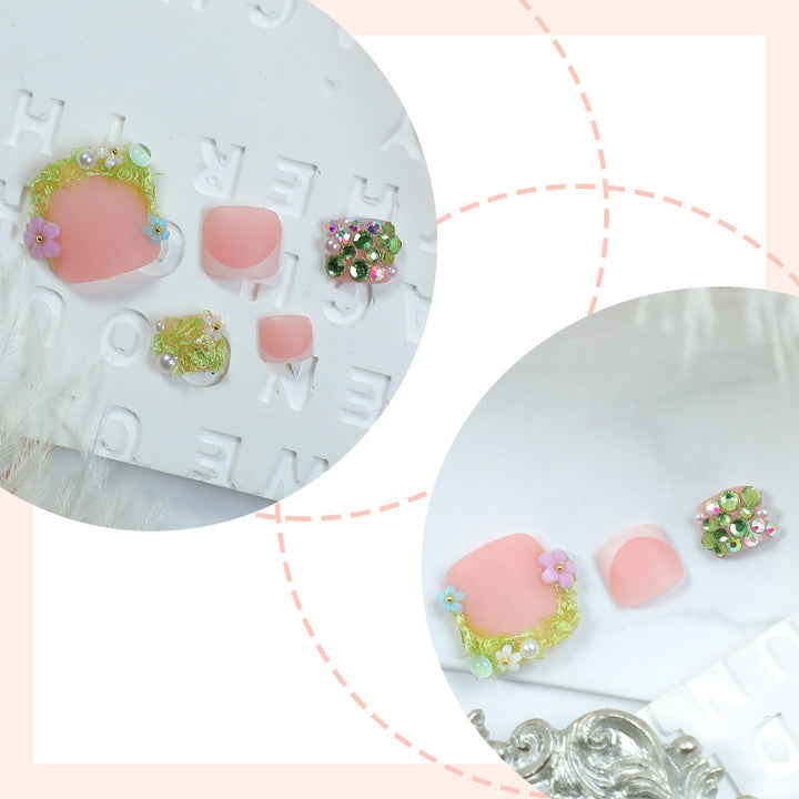 Nail set with creative floral and crystal motifs Kalsten