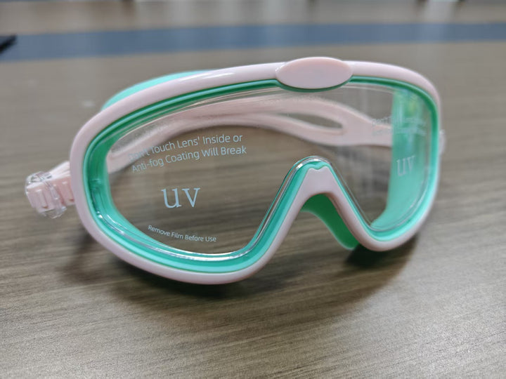 Swimming mask with wide field of vision and UV protection Kalsten