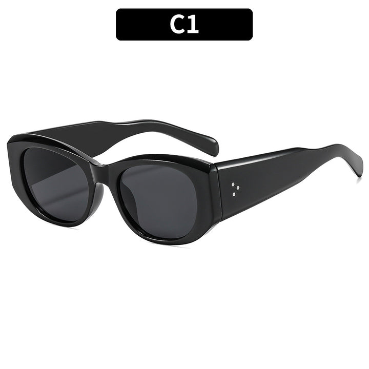 Fashionable Cat-Eye Sunglasses with Gradient Lenses