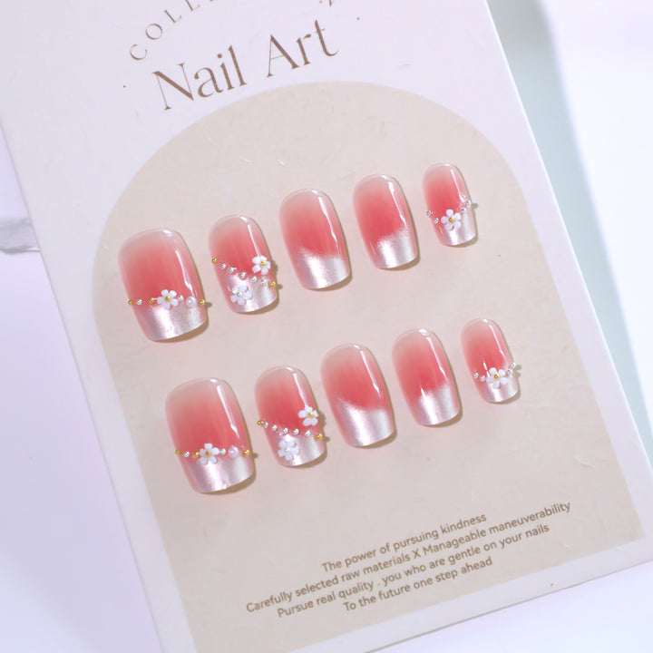 Artful Nail Extensions with delicate flower decorations Kalsten