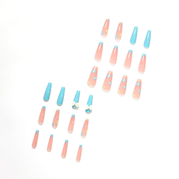 Artistic and playful nail extensions with floral patterns Kalsten