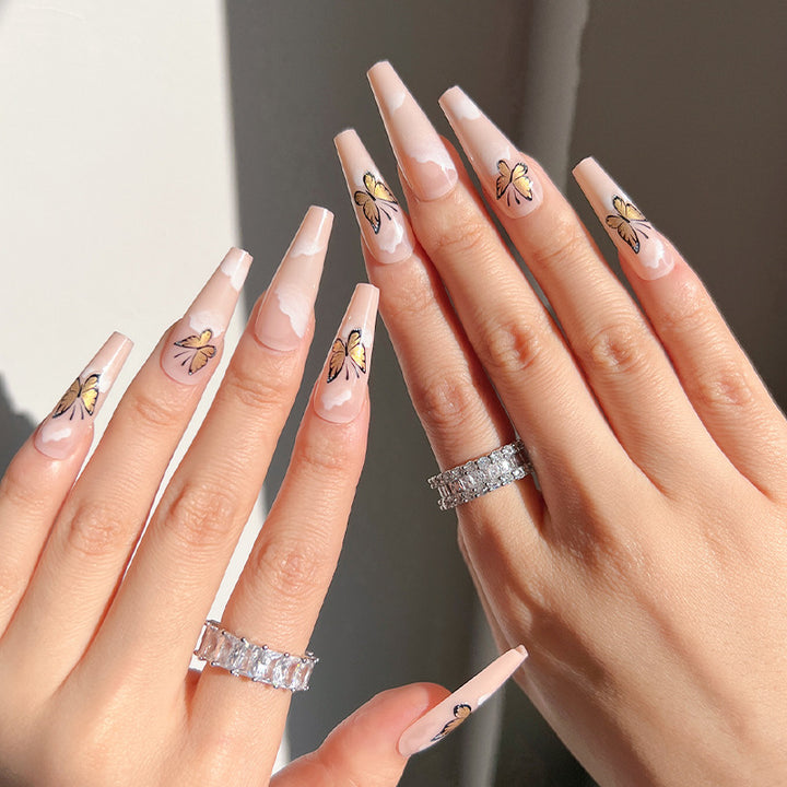 Nail art with heart and lip designs Kalsten
