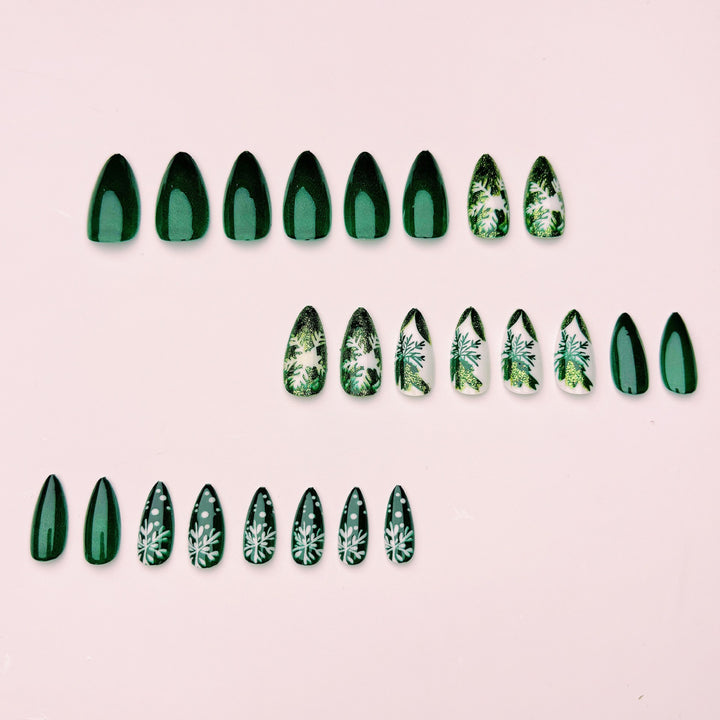 Artificial nails with festive snowflake and star motif Kalsten