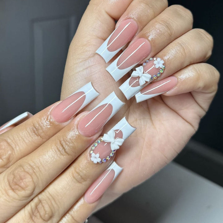 Artificial nail set with dreamy 3D flowers and bow decorations Kalsten