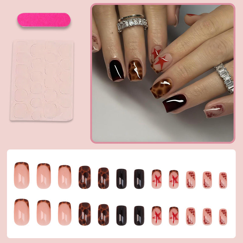 Artificial Nails with Elegant Accents Kalsten