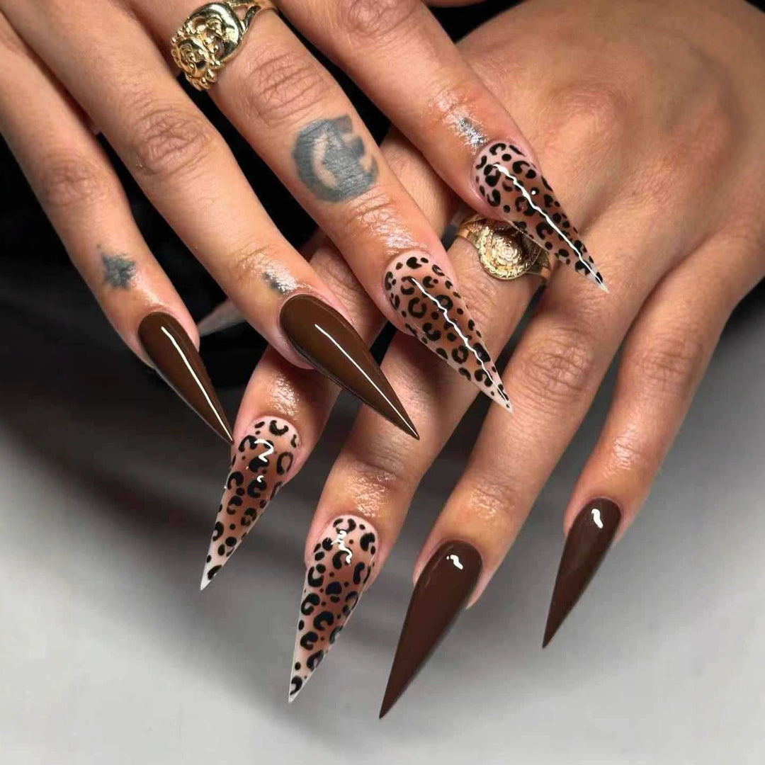 Nail set with elegant leopard pattern and modern stiletto design Kalsten