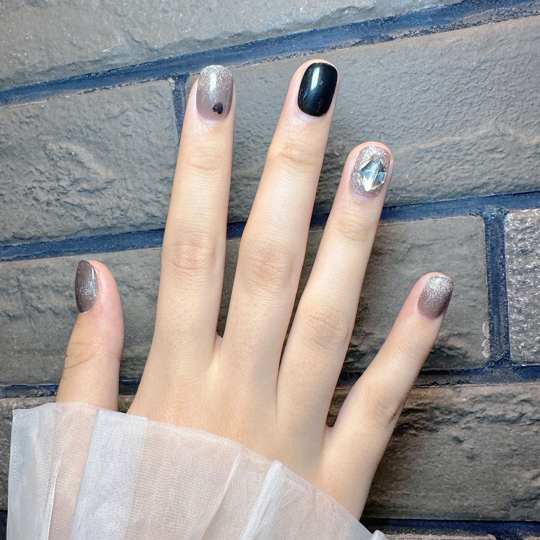 Glamorous Press-On Nail Design Kalsten