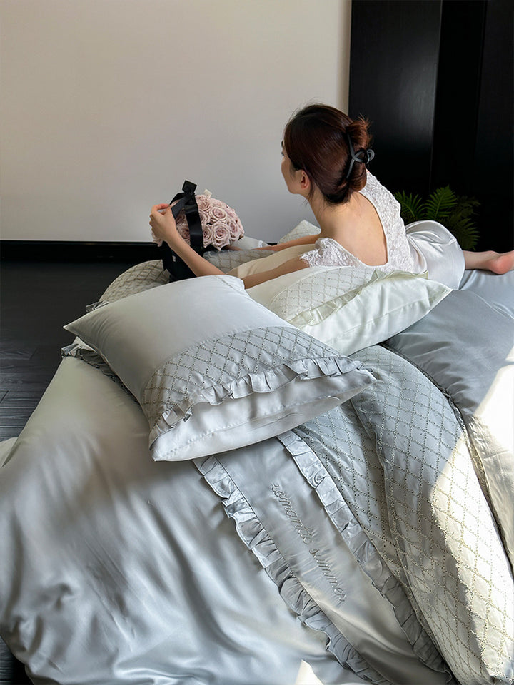Satin bedding set