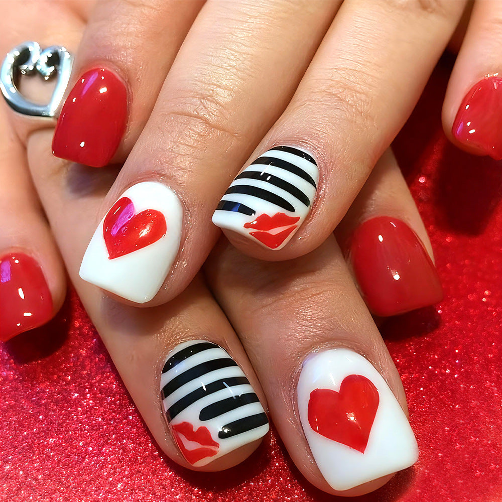 Artistic Heart-Themed Press-On Nail Art Kalsten