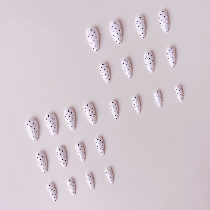 Nail art set with stylish polka dot design Kalsten
