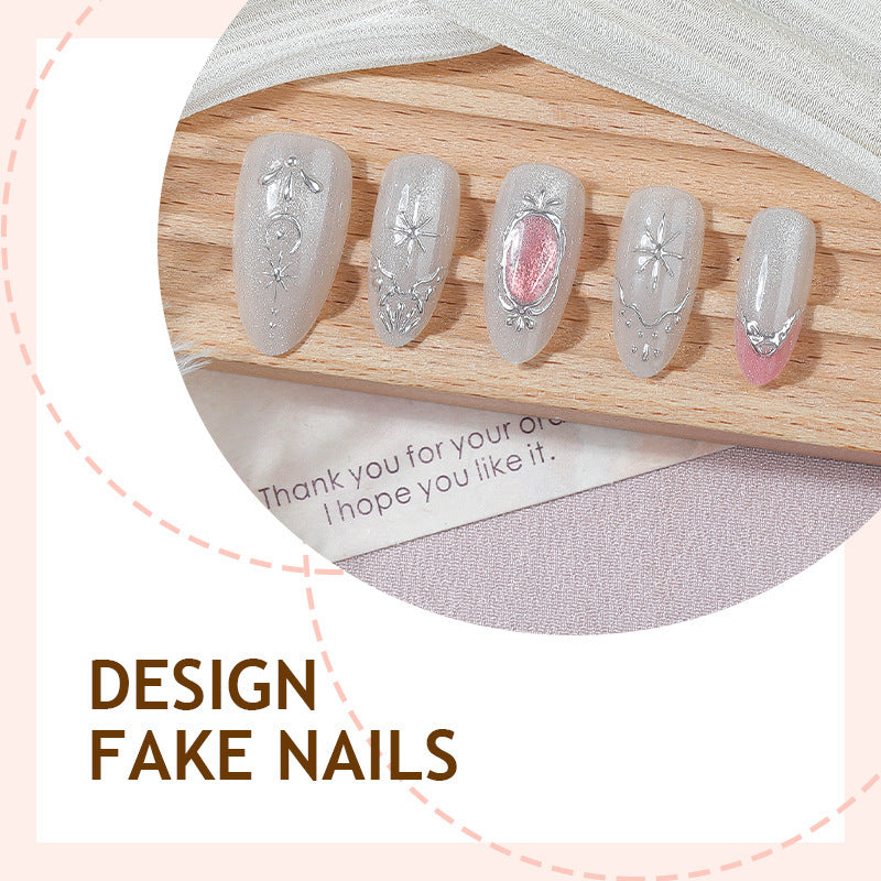 Artificial nail set with glamorous floral and metallic accents Kalsten