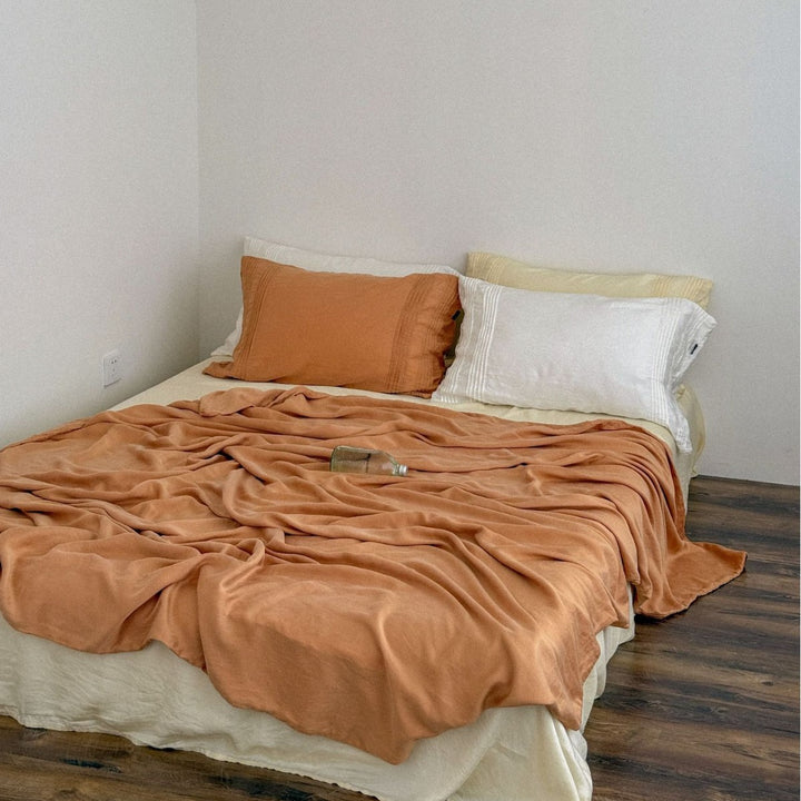 Soft-washed linen bedding set with fitted sheet and pillowcases