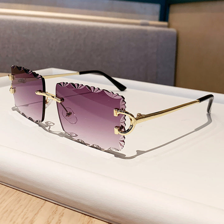 Ladies fashionable sunglasses with playful frame Kalsten