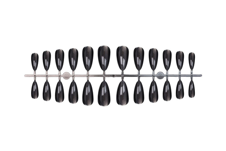 Artificial nail set with elegant pointed shapes and high-gloss finish Kalsten