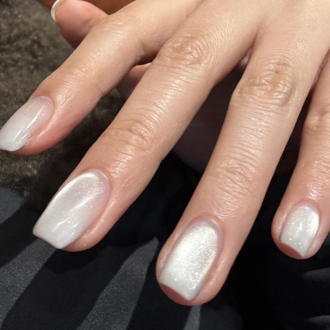 Elegant Press-On Nail Set with Glossy Pearl Finish Kalsten