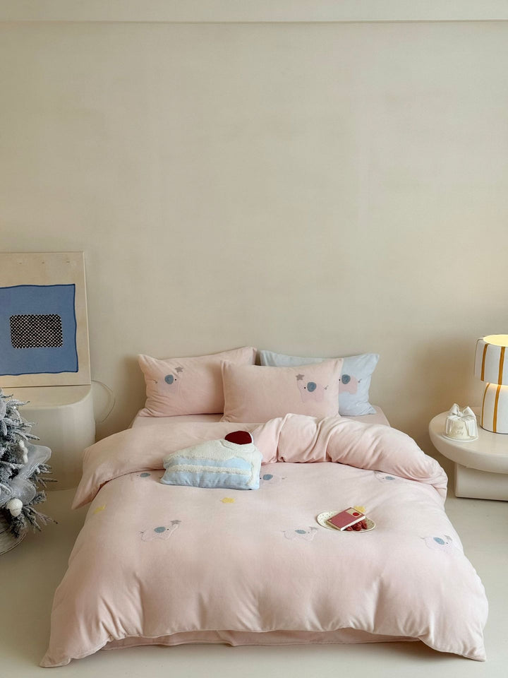 Children's bedding set made of fine cotton satin with applied elephant decorations and cozy quilt Kalsten