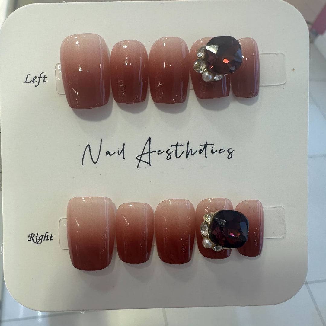 Glamorous Press-On Nail Set Kalsten
