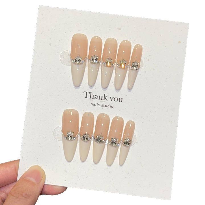 Elegant Decorated Artificial Nail Set Kalsten